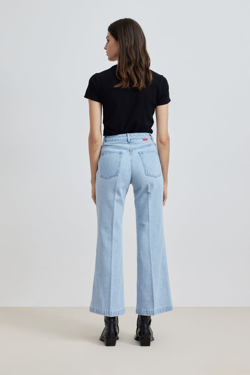 THE CROPPED TROUSERS <br>Denim Light Bleach