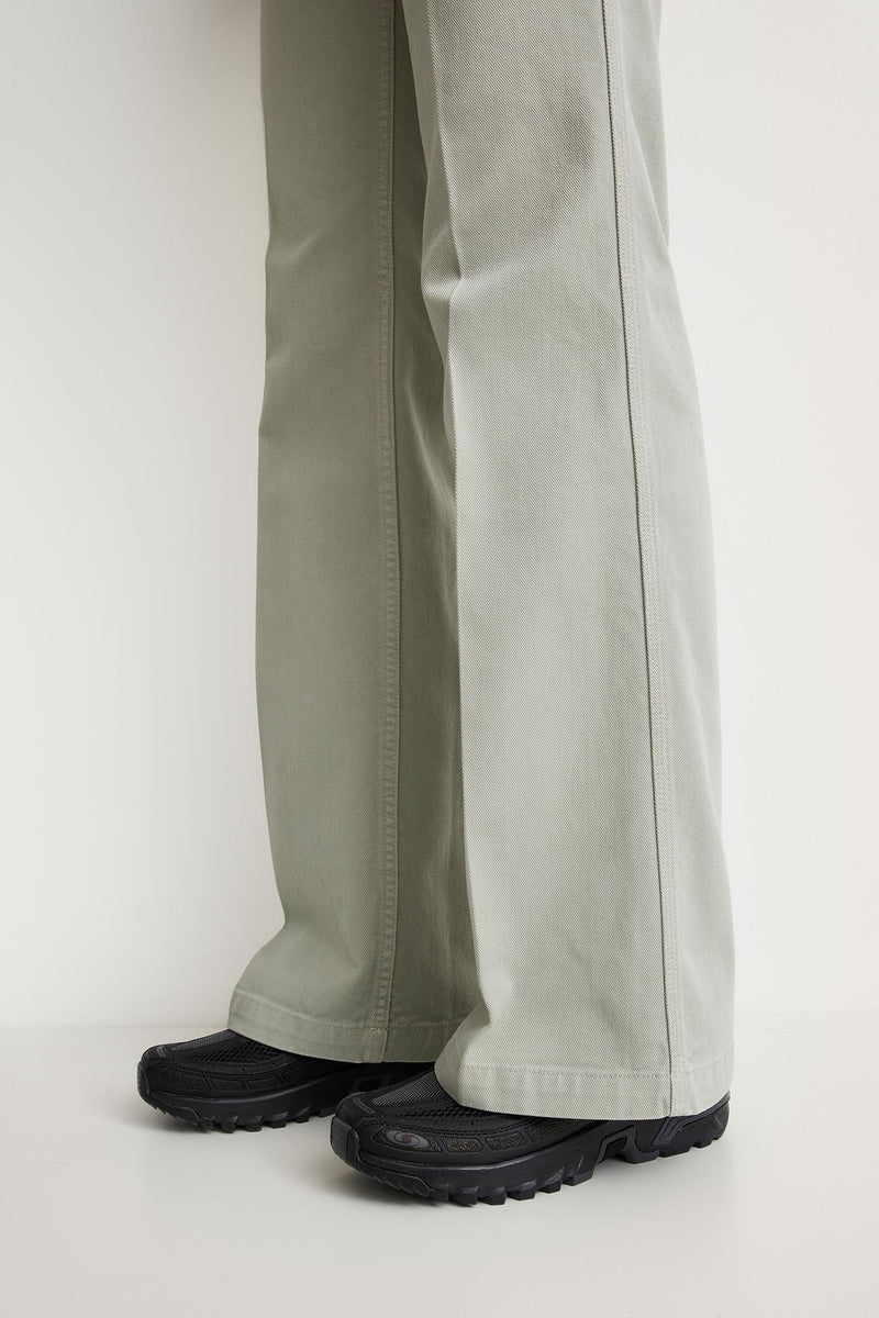 THE LONG TROUSERS <br> Denim Almond Green