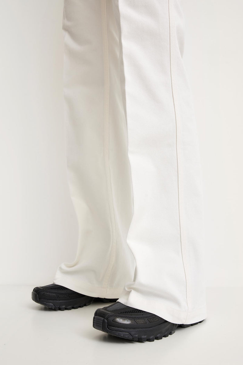 THE LONG TROUSERS <br> Denim White