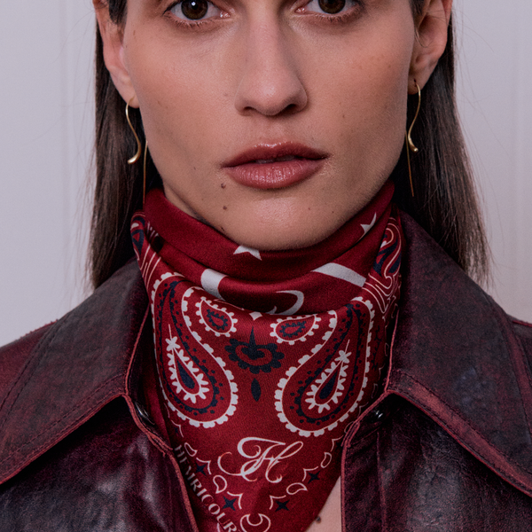 Hemricourt – THE SILK BANDANA RED