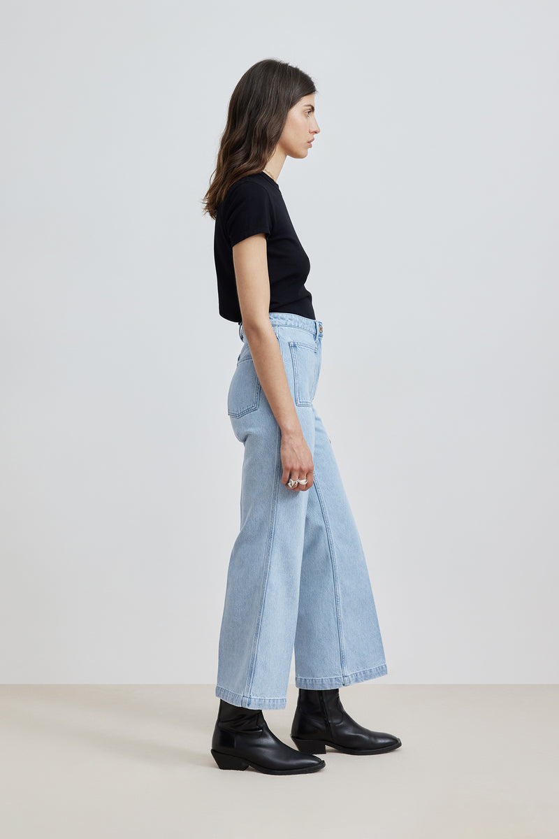 THE CROPPED TROUSERS <br>Denim Light Bleach
